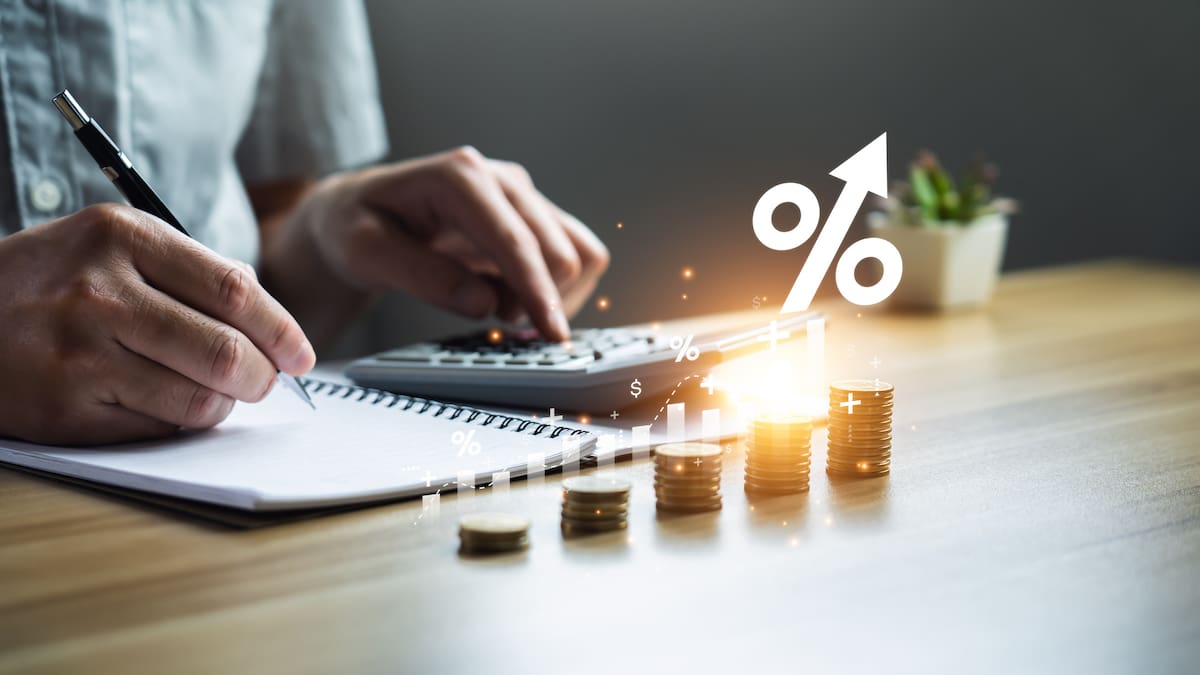 Home-loan gamble backfires as floating borrowers likely miss the bottom Home-loan gamble backfires as floating borrowers likely miss the bottom