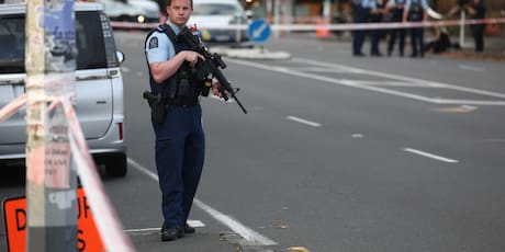 Auckland Mayor Wayne Brown horrified by Ponsonby Rd shooting: Police hunt man