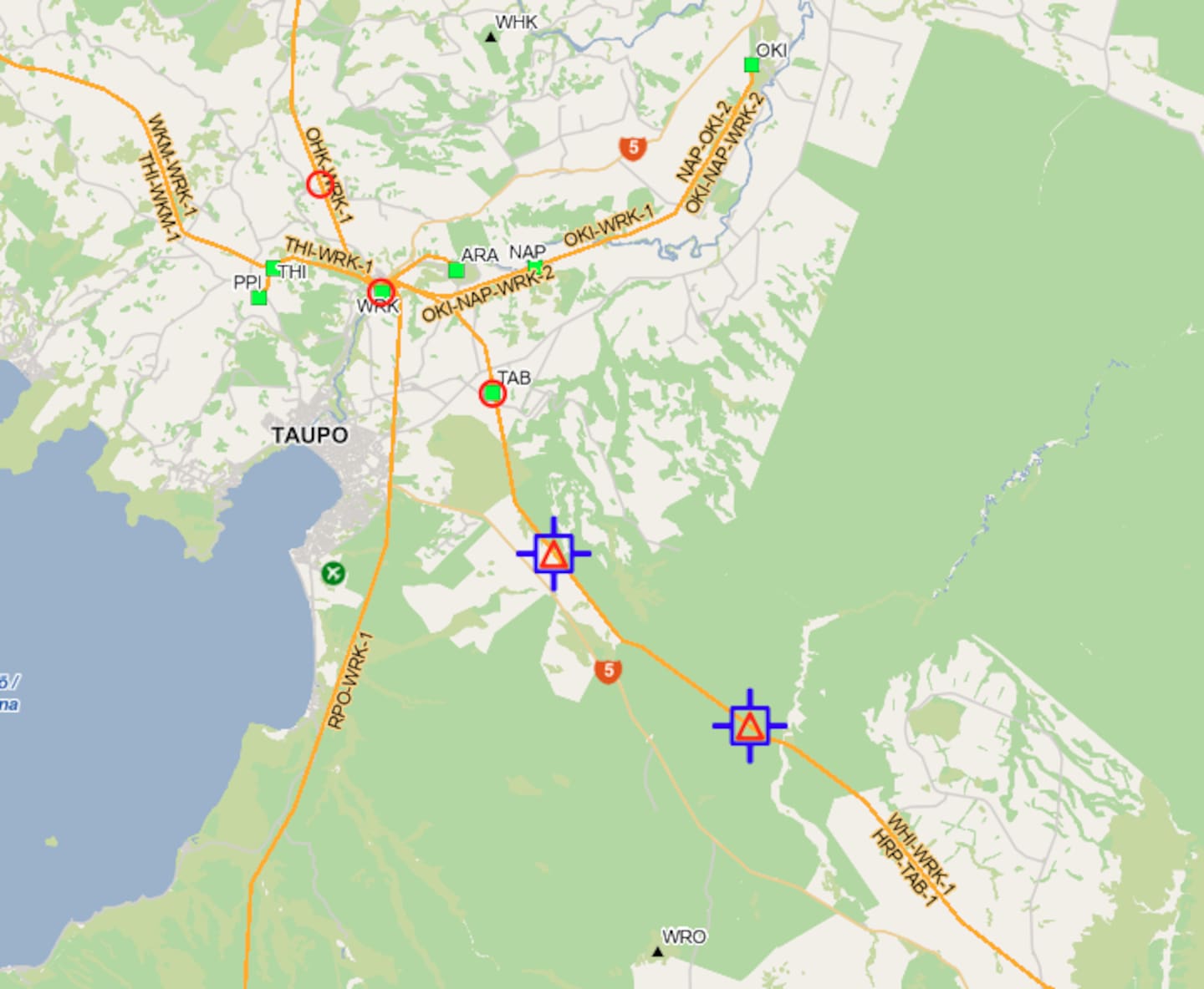 The lightning struck powerlines between two Transpower towers (blue markers). Image / Transpower