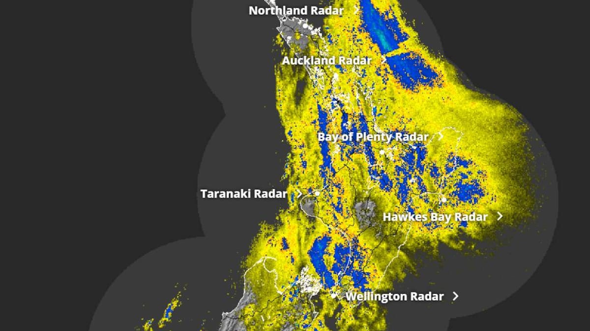 Weather: Heavy showers for Auckland but worst rain heads for East Coast Weather: Heavy showers for Auckland but worst rain heads for East Coast