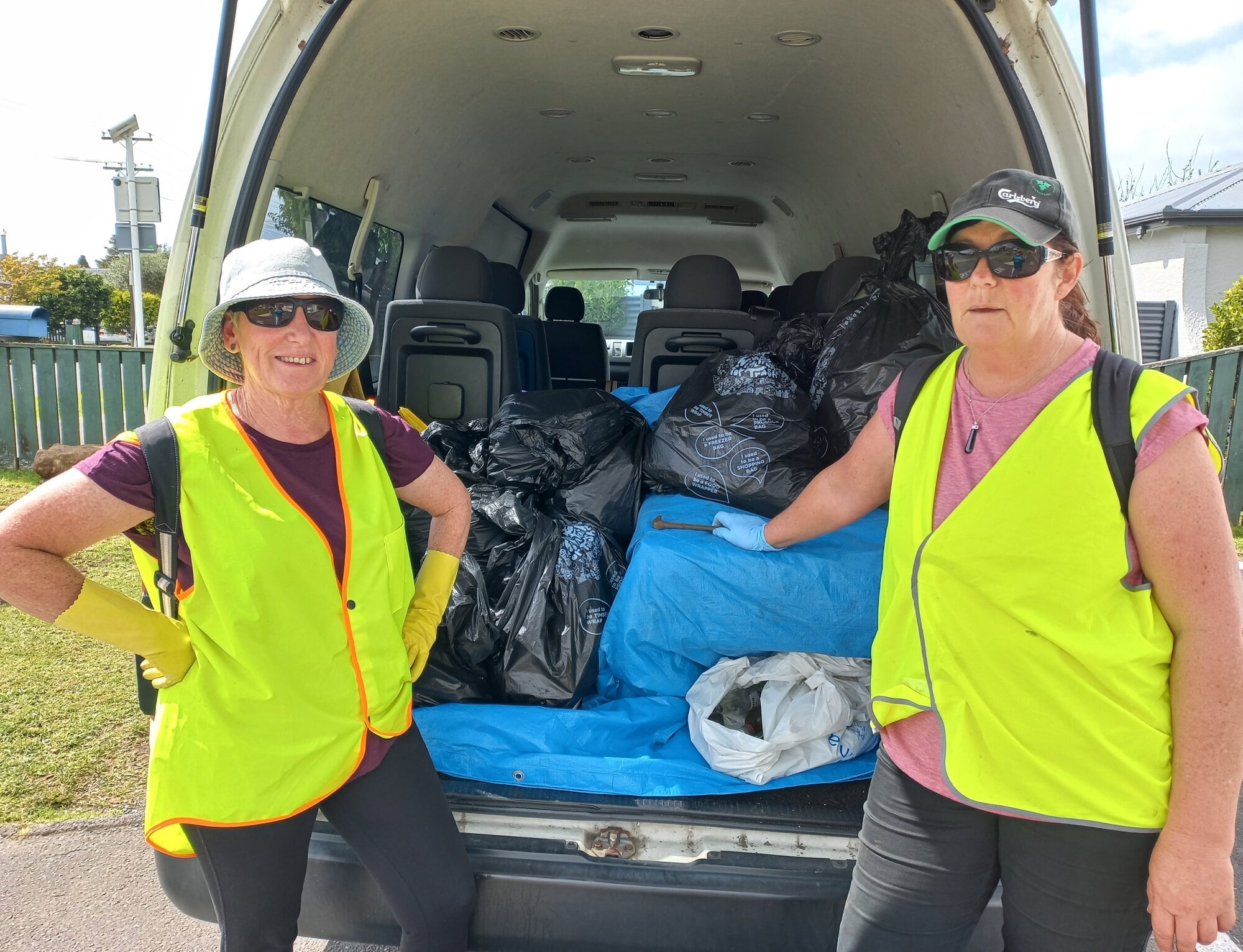  Shona Graham with Katikati Community Centre’s Rochelle Morrow. Photo / Supplied