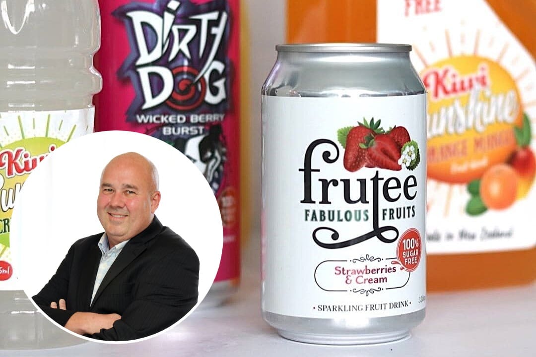 Rio Beverages founder David Thexton second juice venture , Hunua Rd Manufacturing , put into liquidation owing $1 . 12m