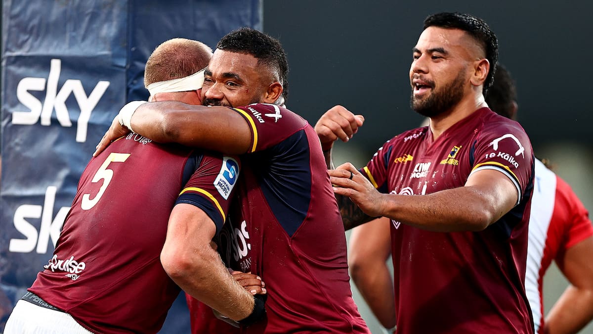 Highlanders hold off fierce Moana Pasifika fightback Highlanders hold off fierce Moana Pasifika fightback
