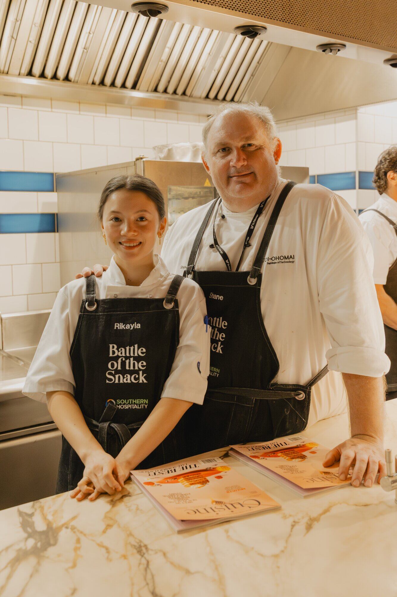  Rikayla Bridge-Zwezerynen (left) and her event mentor Shane Yardley.