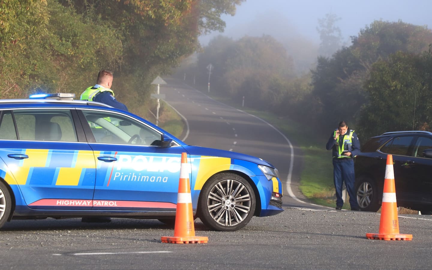 Police at the SH5/Dansey Rd intersection. Photo / Ben Fraser