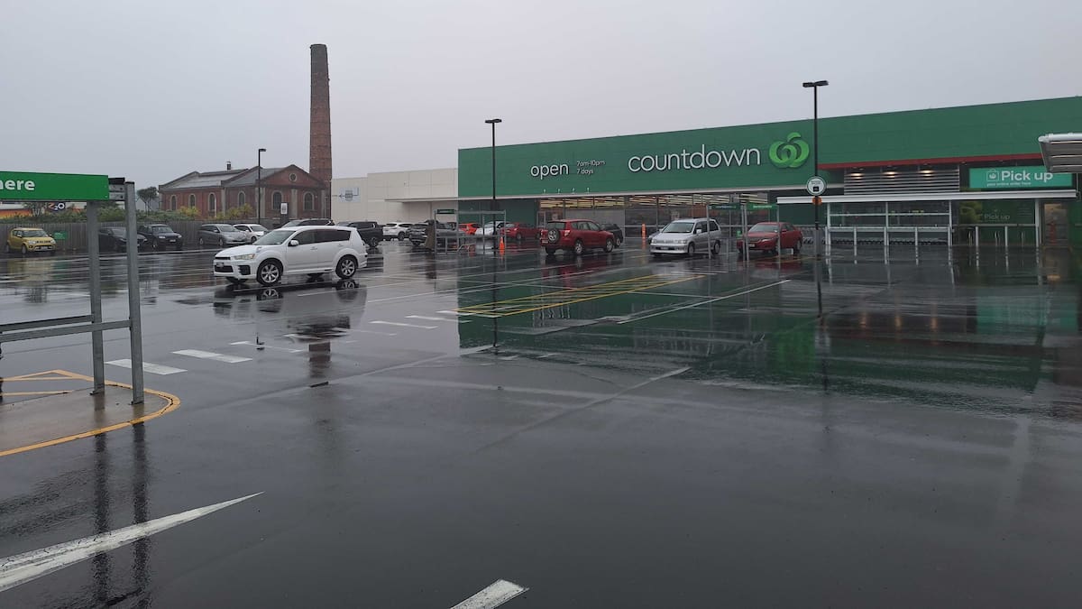 Dunedin Countdown: Customers return after 18 days of closures due to ...