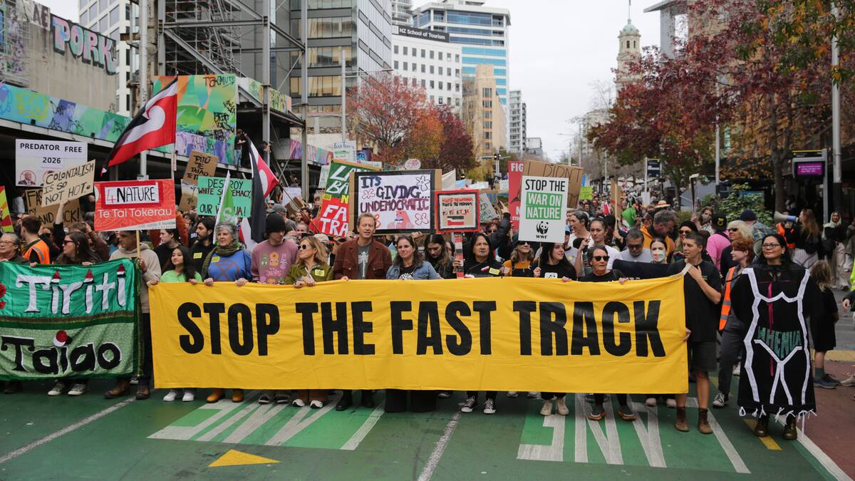 PM Christopher Luxon, Chinese Premier Li Qiang tiptoe around danger ...