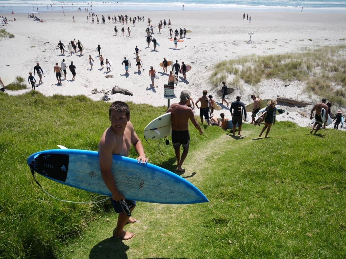 Mount Maunganui paddle - out honours Mauao landslide victims