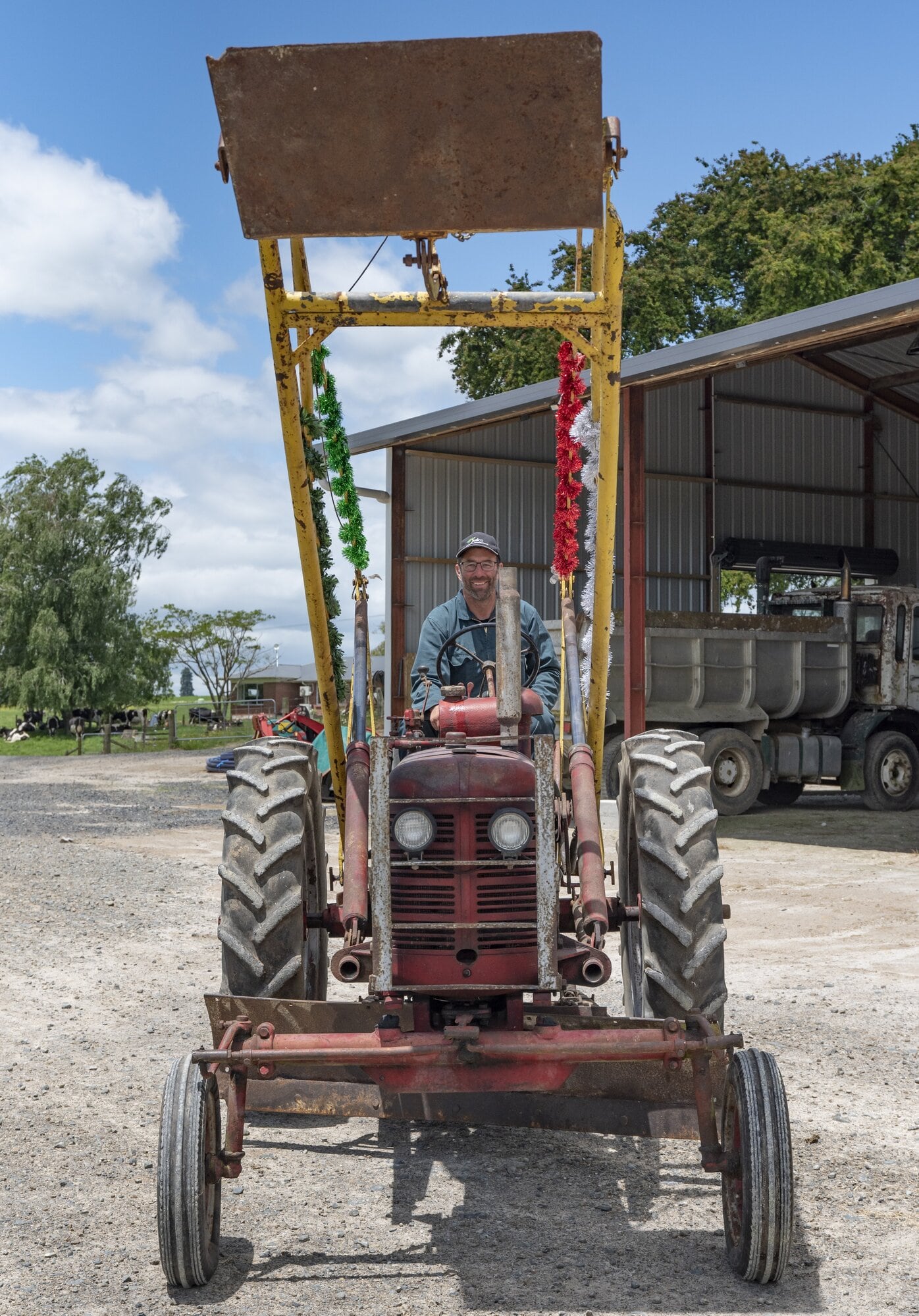  Chris van Heuven&rsquo;s Farmall FC has a Hamilton-built front loader. Photo / Catherine Fry