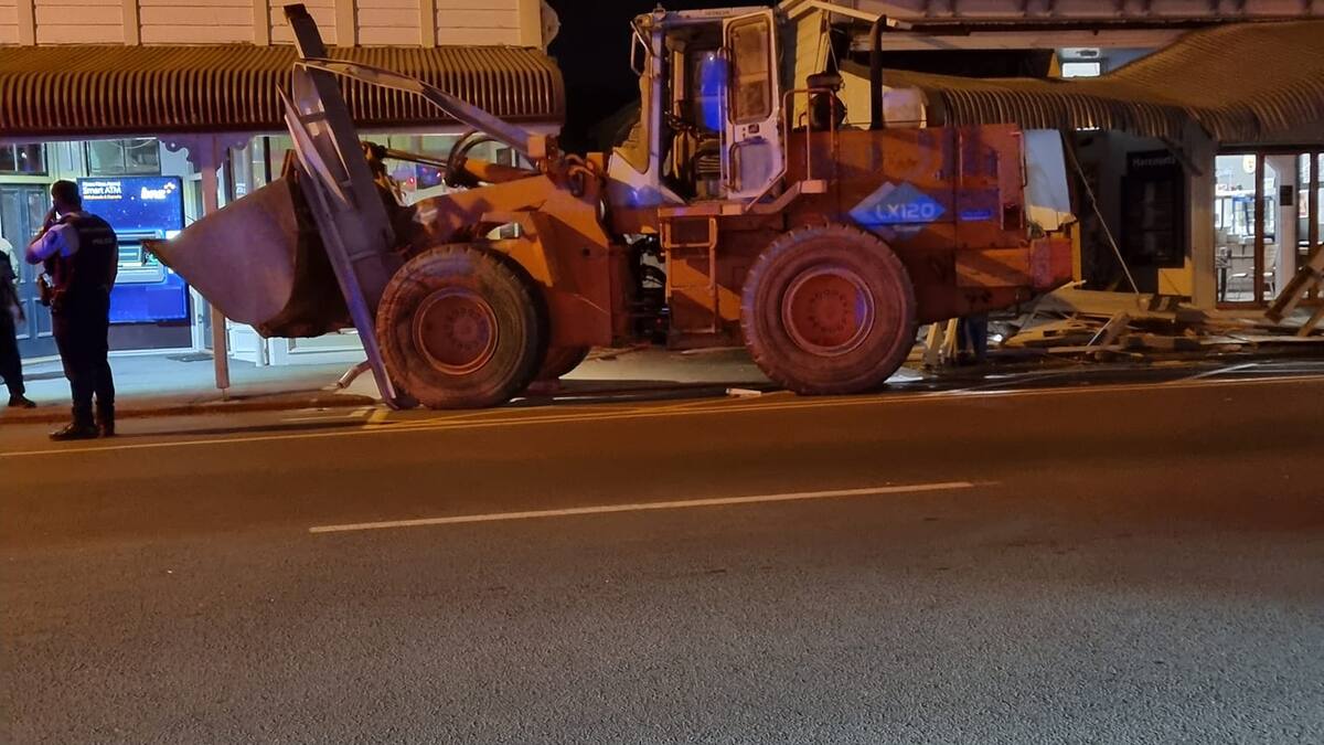 Masked ‘desperado’ terrifies diners in late-night front-end loader ram raid Masked ‘desperado’ terrifies diners in late-night front-end loader ram raid