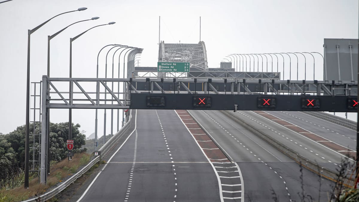 Weather: Severe winds prompt red alert, Auckland Harbour Bridge disruptions expected