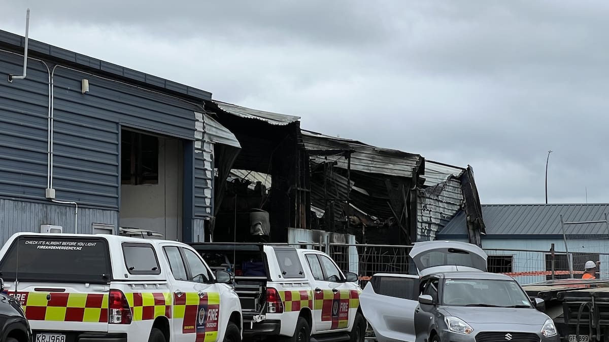 Hamilton fire: Commercial building in Te Rapa badly damaged - NZ Herald