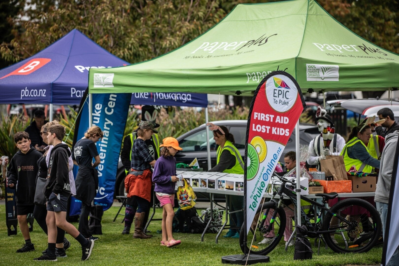  People enjoying the Picture Perfect Easter Trail – Photo Exhibition and Event. Photo / Steve Fawcett, Vector Group Charitable Trust