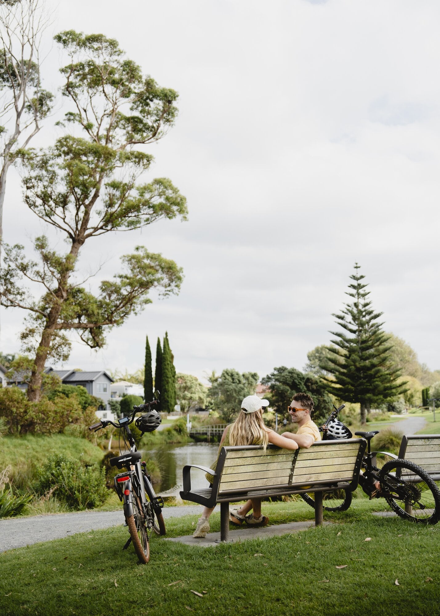 A couple enjoying the Pāpāmoa waterways (Te Ara o Wairākei).
Photo / Tourism Bay of Plenty.