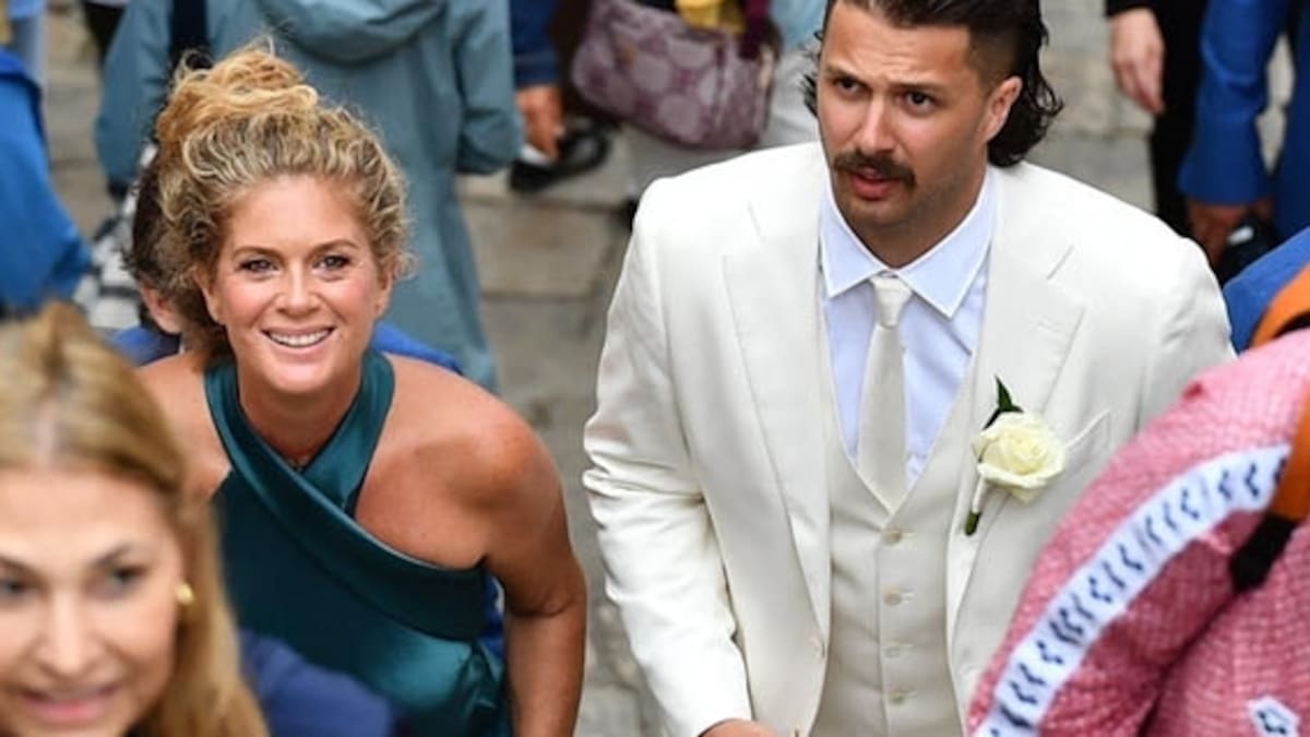First photos: Beaming mother of the groom Rachel Hunter walks her son into wedding venue First photos: Beaming mother of the groom Rachel Hunter walks her son into wedding venue