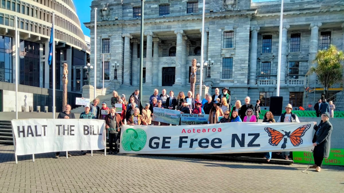 Gene Technology Bill Sparks Debate: Business Leaders & Citizens Call for Caution