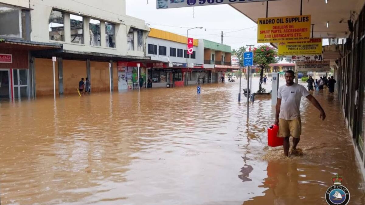 ‘Move before dark’: Fiji police urge action as floods hit ‘Move before dark’: Fiji police urge action as floods hit