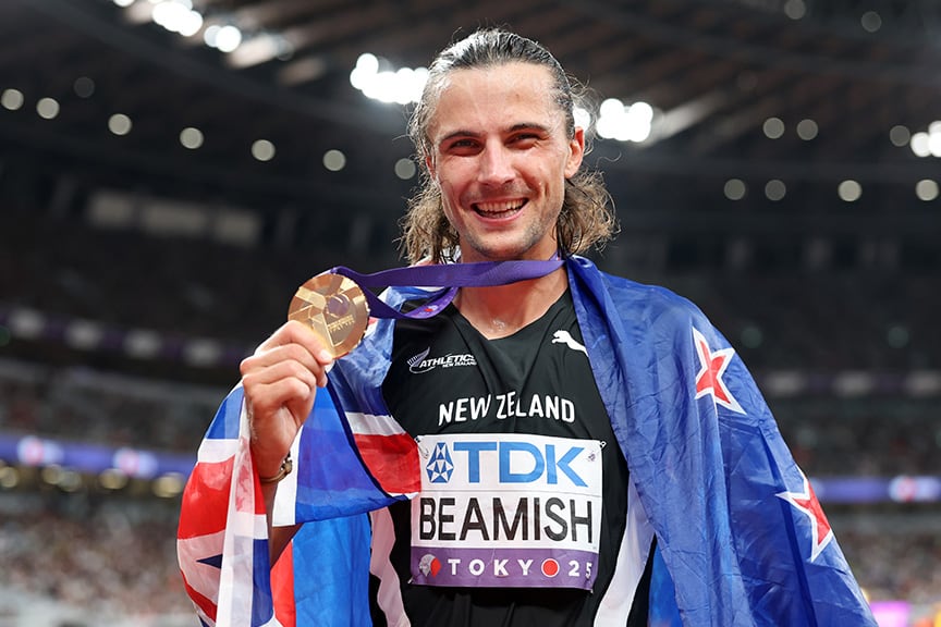 World Athletics Championships: Geordie Beamish wins 3000m