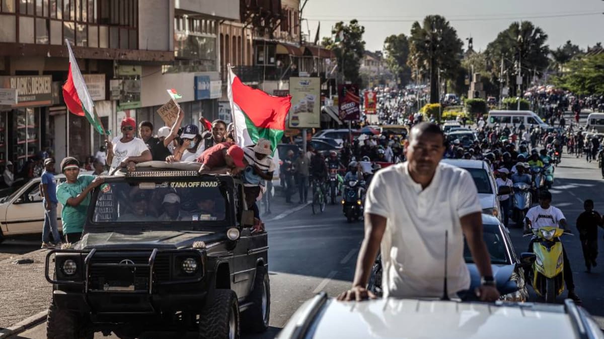 Military seizes power in Madagascar as president impeached Military seizes power in Madagascar as president impeached