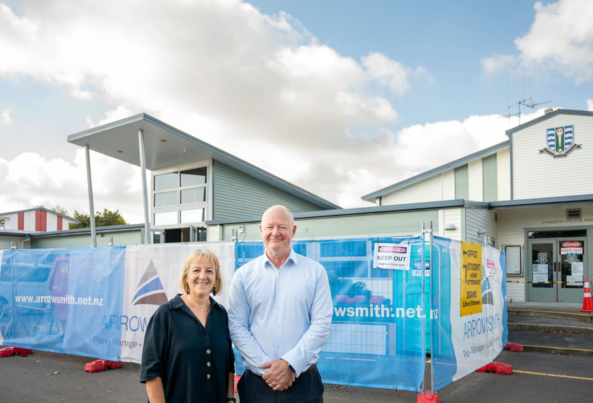  Ōtūmoetai College Head of IT Ros Lee with principal Russell Gordon outside the admin block. Photo/Brydie Thompson.