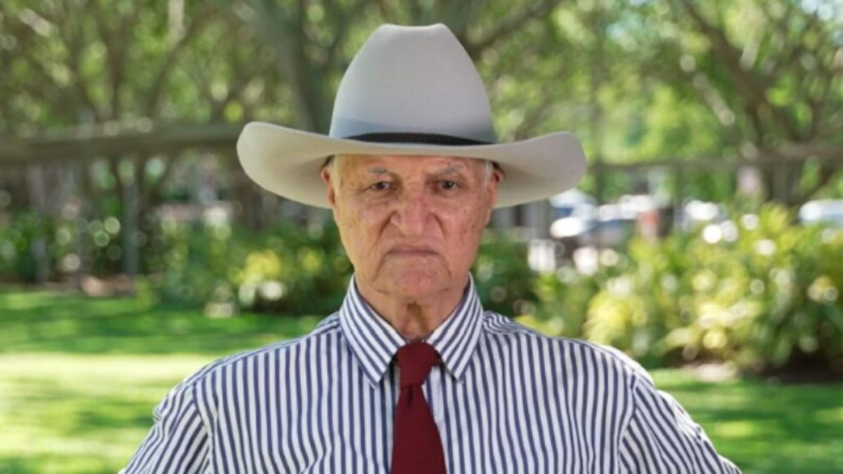 Australian MP Bob Katter threatens to punch journalist for ‘racist’ question