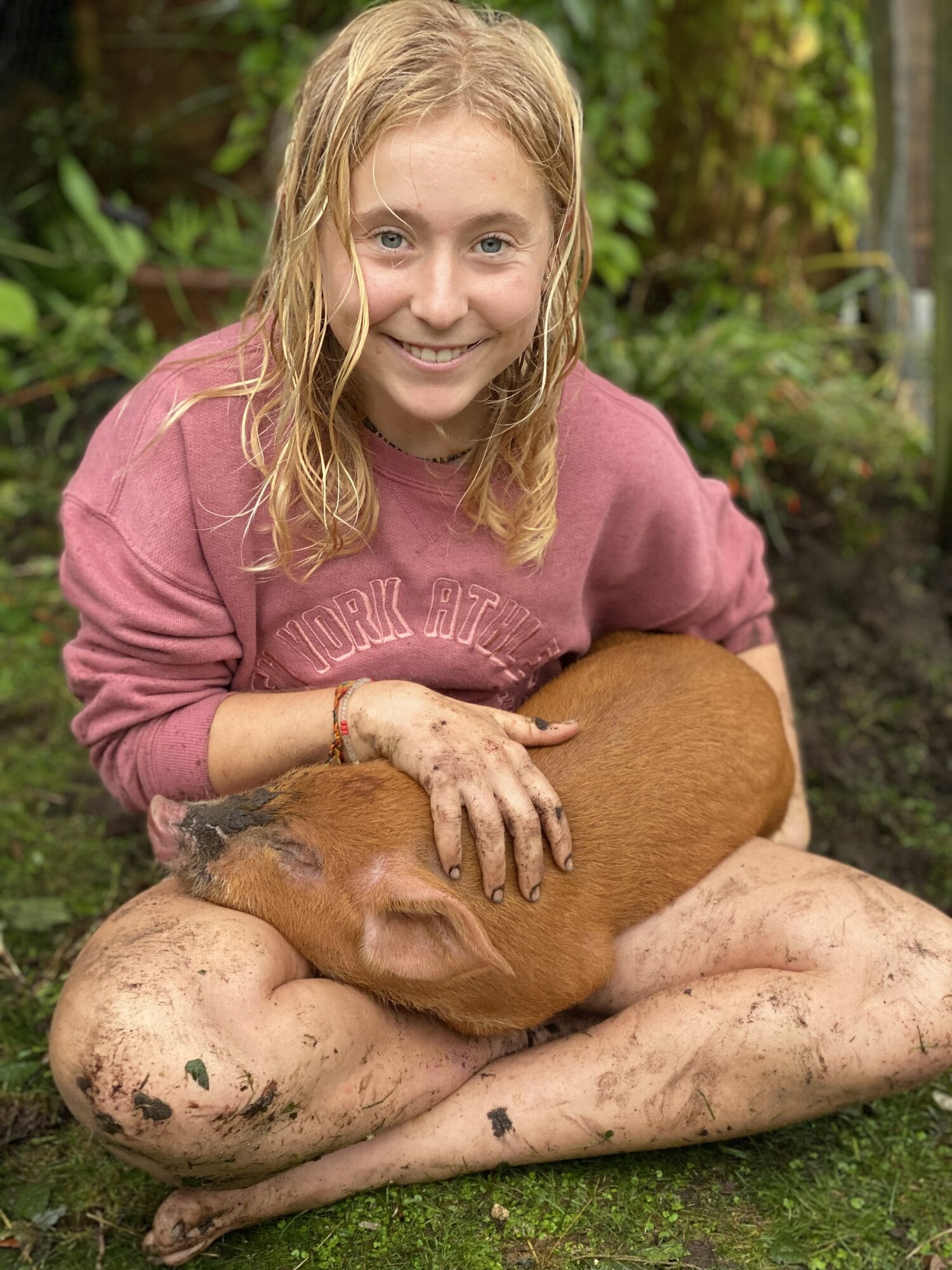   Хейли Додд с домашним поросенком Пиггивигом. Фото/Прилагается