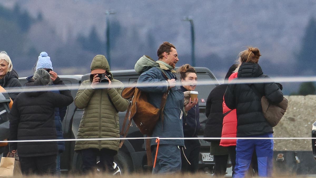 Exclusive pics: Hollywood A-lister Tom Hiddleston spotted in Queenstown shooting new film Exclusive pics: Hollywood A-lister Tom Hiddleston spotted in Queenstown shooting new film