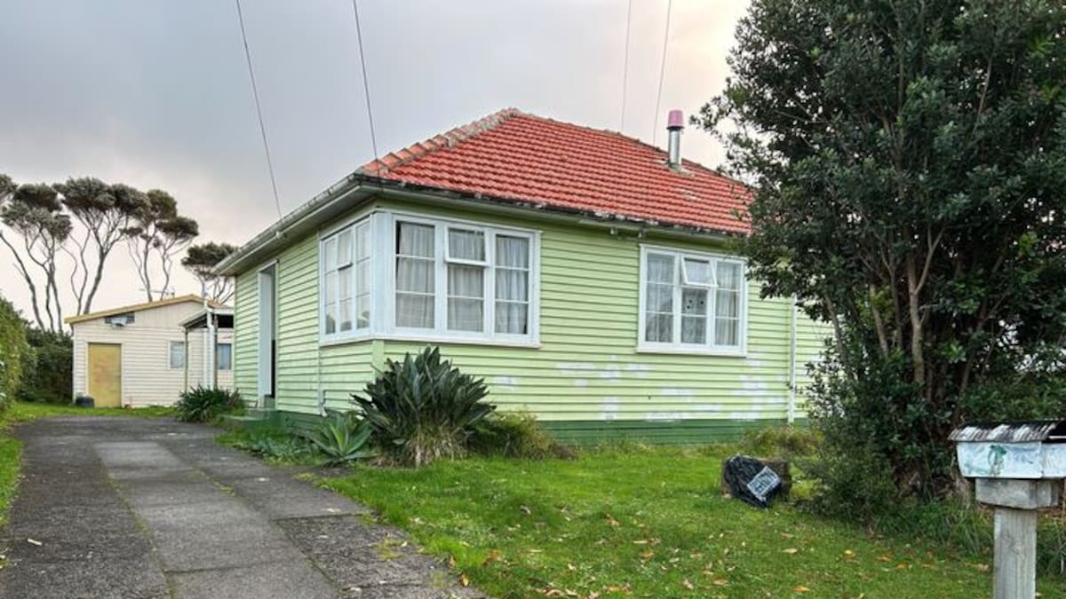 ‘Get out of my house and out of my life’: Landlord to tenant after bad haircut ‘Get out of my house and out of my life’: Landlord to tenant after bad haircut