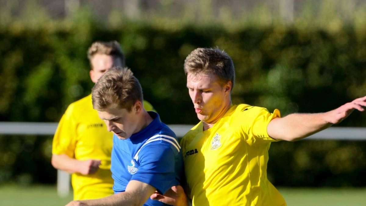 Football: Man-down Rovers hang on for draw - NZ Herald