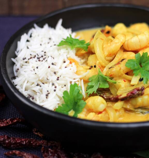 Malabar prawn curry and cucumber raita NZ Herald - Main Image
