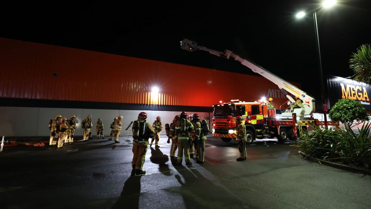 Fire crews extinguish blaze at smoke-logged Mitre 10 Westgate Fire crews extinguish blaze at smoke-logged Mitre 10 Westgate