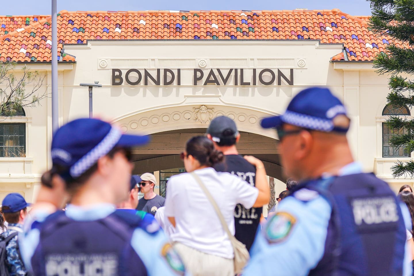 Candles will be lit across Australia at 6.47pm on Sunday, December 21, to makr one week since the shooting at Bondi Beach. Photo / Getty Images