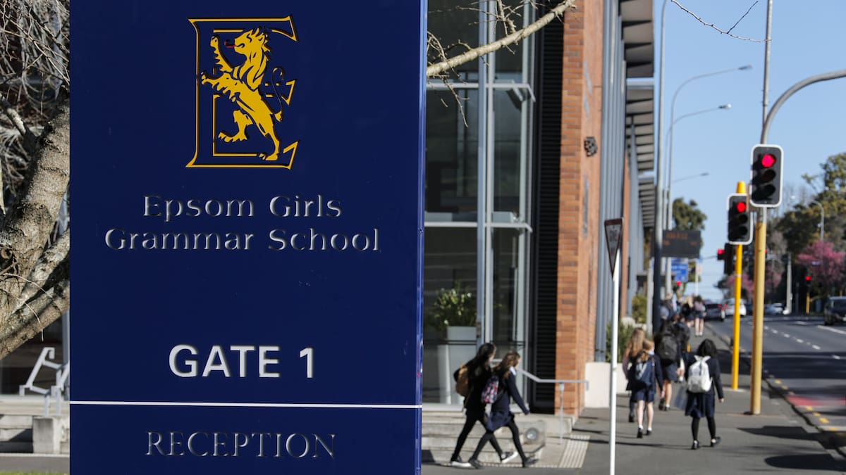 House prices in 337 Auckland school zones: Search the city on our interactive chart