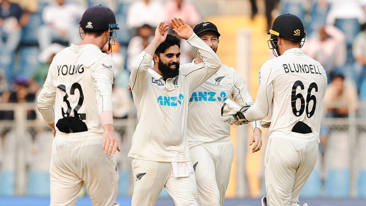 Black Caps make triple-strike in bid to defend 146 against India Black Caps make triple-strike in bid to defend 146 against India