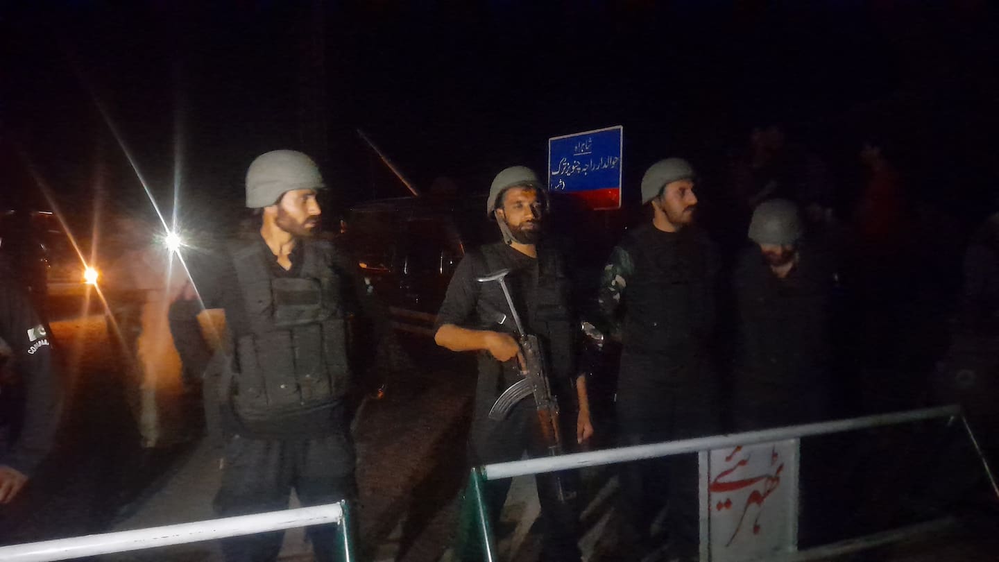 Pakistani soldiers take security measures as the people panic during blackout after India launches strikes on Pakistan, in Muzaffarabad, Pakistan. Photo / Getty Images