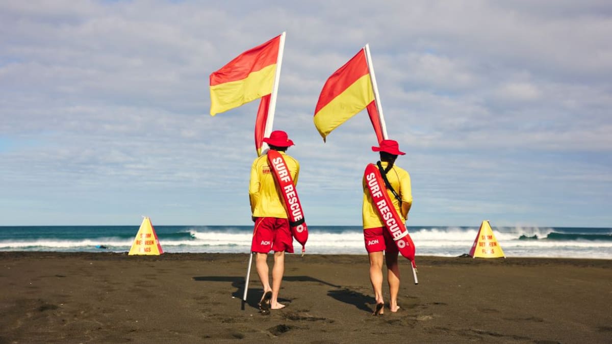 Surfer dies in Raglan despite CPR efforts by lifeguards Surfer dies in Raglan despite CPR efforts by lifeguards