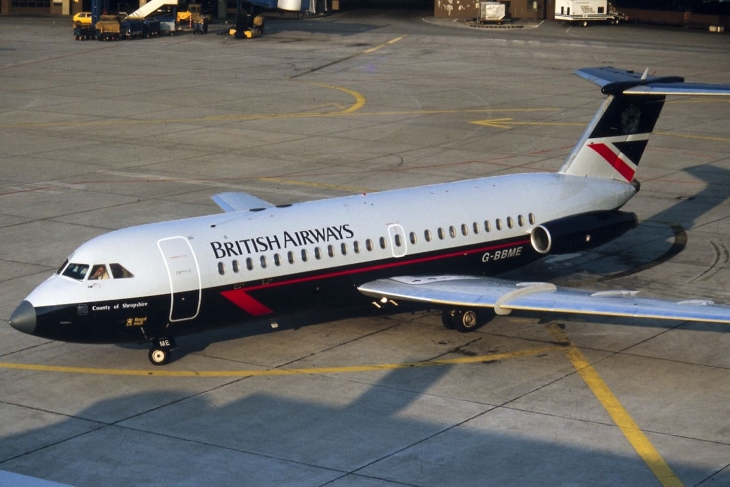 BAC 1-11: ეკიპაჟის ეკიპაჟსა და 87 მგზავრს სასიკვდილო საფრთხე ემუქრებოდა მას შემდეგ, რაც კაბინის ორი ფანჯარა ააფეთქეს ფრენის დროს. ფოტო / Wikimedia Commons