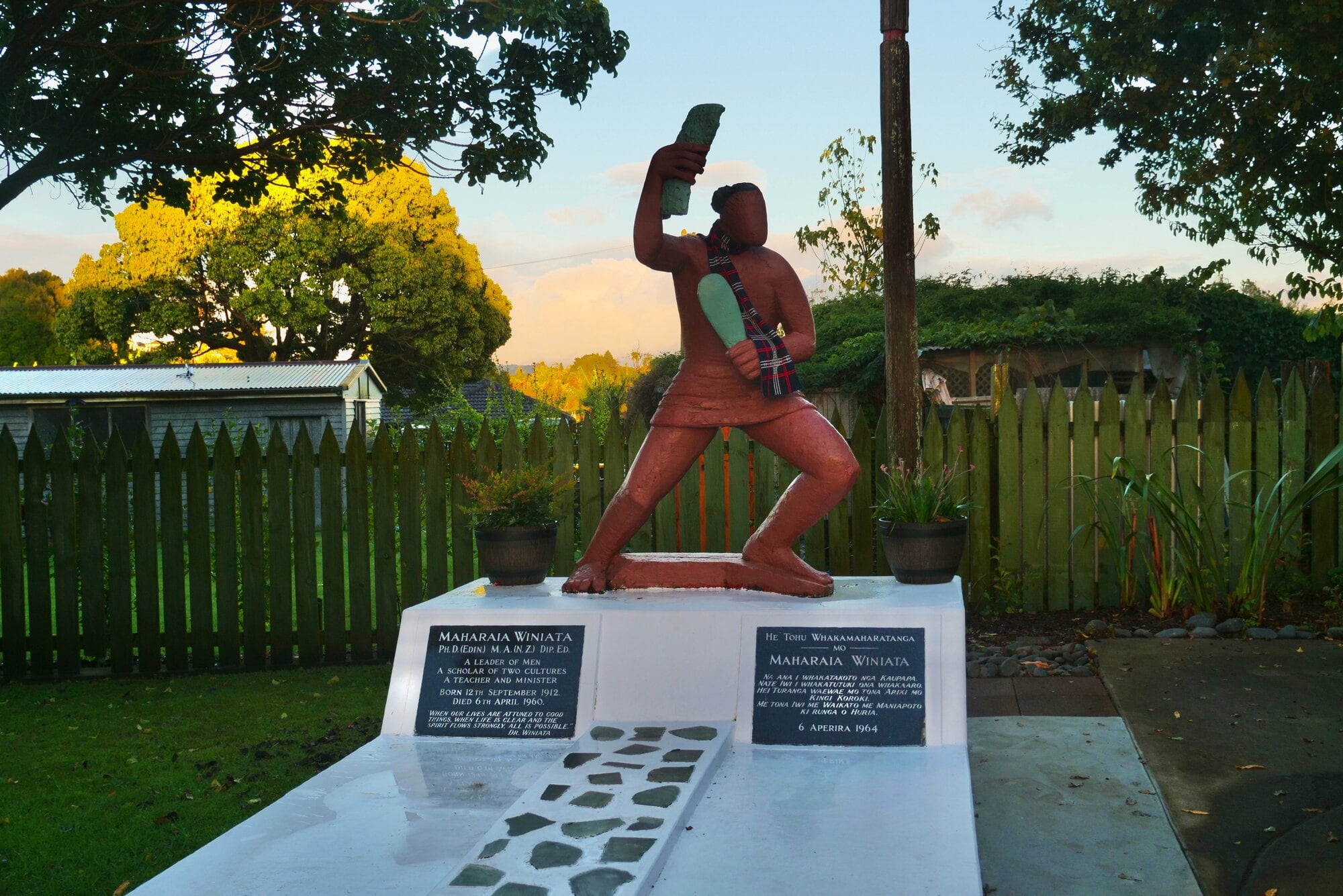 Maharaia Winata's headstone.