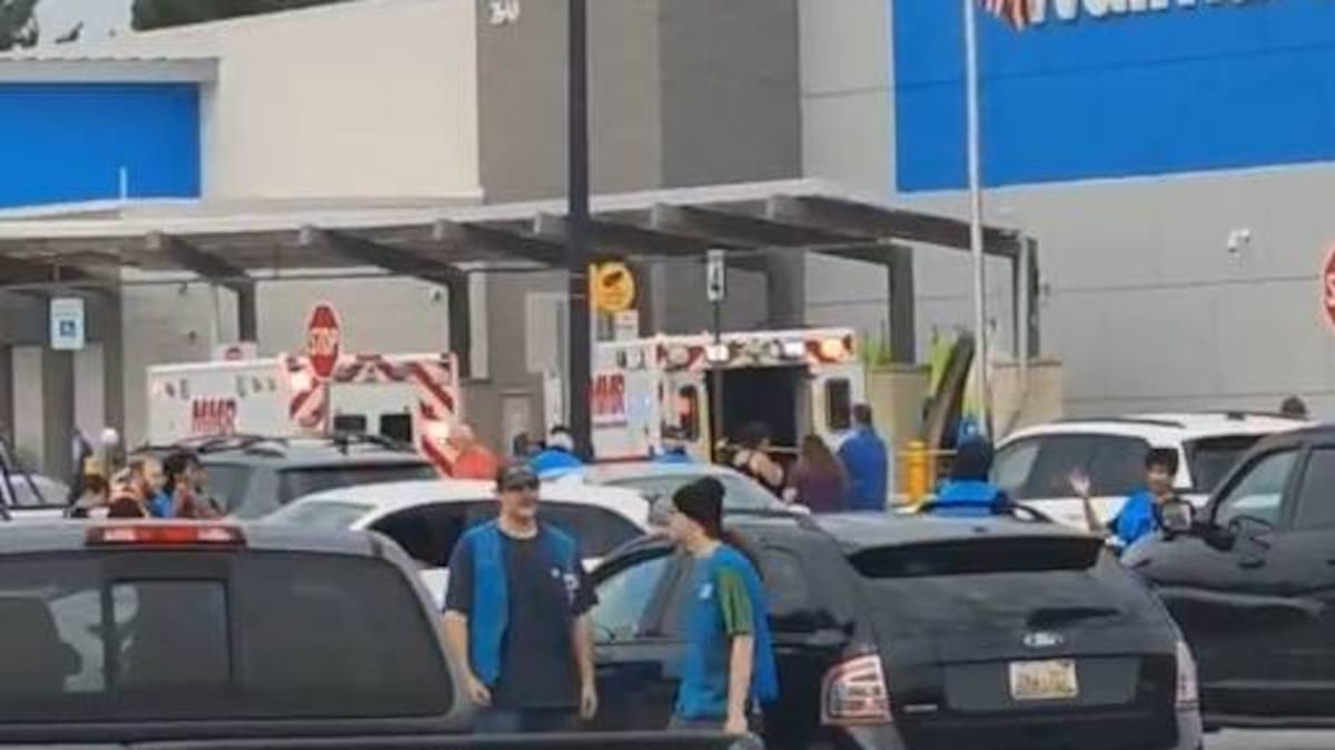 11 injured in Michigan Walmart stabbing 11 injured in Michigan Walmart stabbing