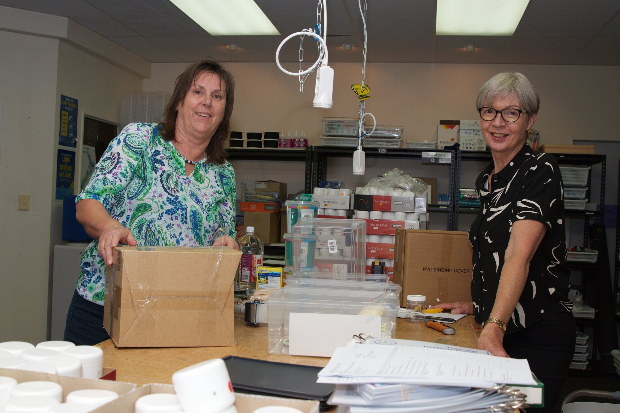 Corrinna Lapwood and Sharon Weigel assembling science kits at the House of Science.  Photo / Kelly O&rsquo;Hara