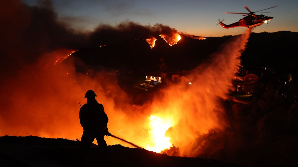 ‘Everyone panicked’: 30,000 ordered to evacuate from ferocious wildfire in Los Angeles ‘Everyone panicked’: 30,000 ordered to evacuate from ferocious wildfire in Los Angeles