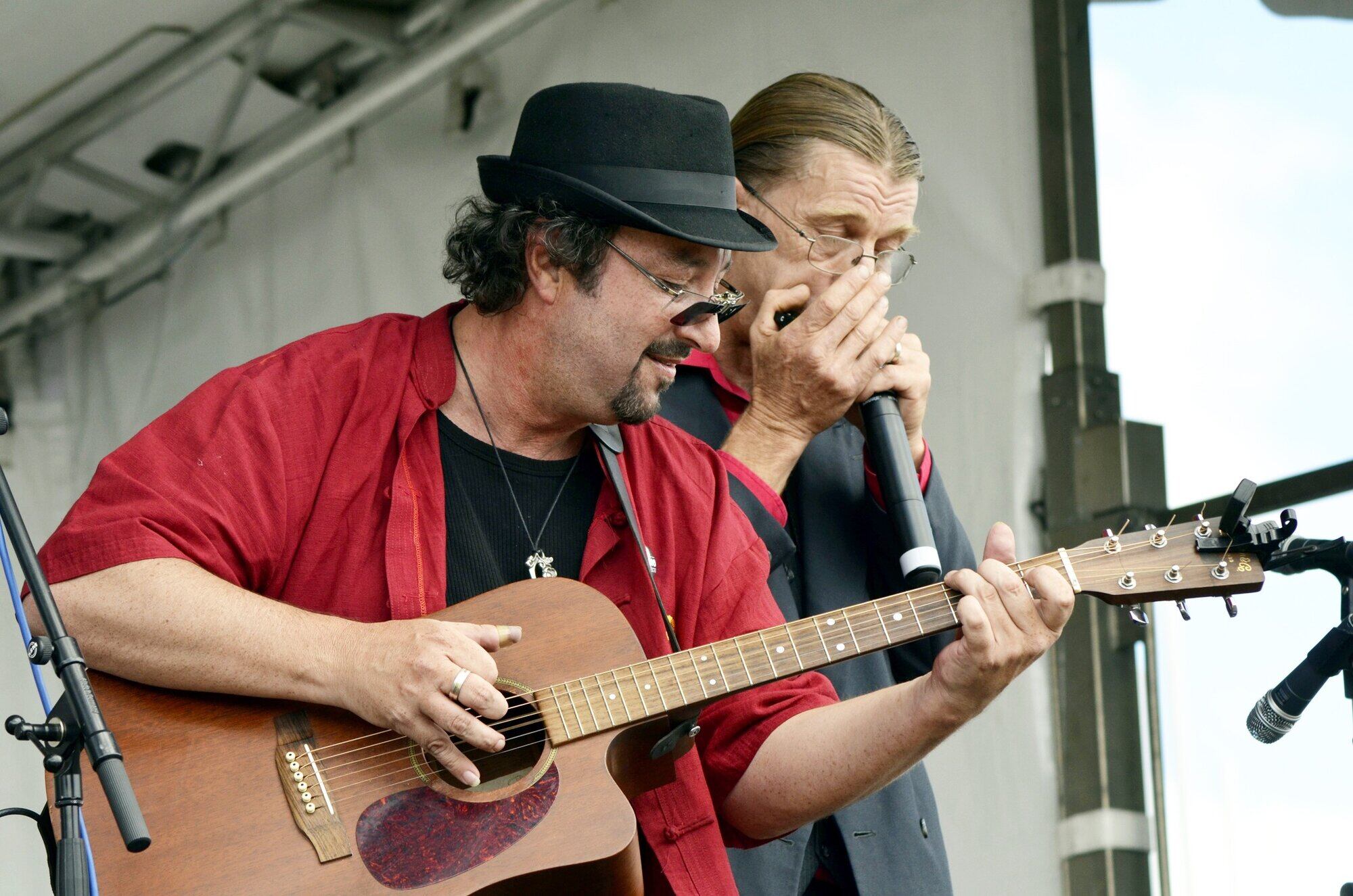  Derek Jacombs and Grant Bullot’s laid-back, rootsy sound is perfect for a summer afternoon in the park. Photo / Supplied