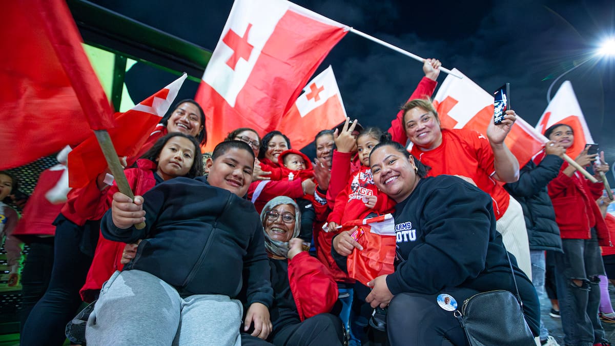 Watch: Tongan fans celebrate victory over Kiwis in Ōtāhuhu – NZ Herald Watch: Tongan fans celebrate victory over Kiwis in Ōtāhuhu – NZ Herald
