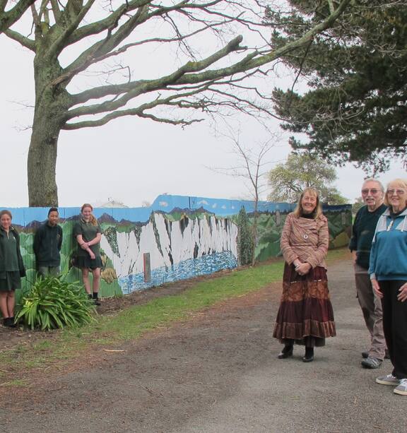 Mural makes neighbourhood happy - NZ Herald Image Calais Campbell image beautiful image beautiful image beautiful - Mural makes neighbourhood happy - NZ Herald