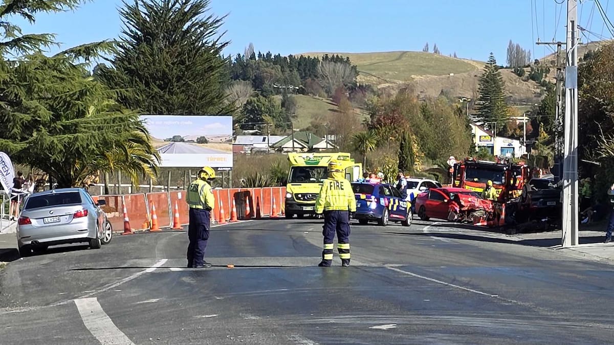 The scene of a head-on crash in Waipawa on Saturday. Photo / Connull Lang