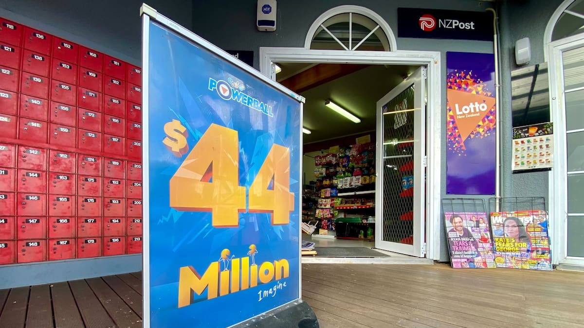 One lucky Auckland ticket scoops Lotto's m mega-prize – equals biggest single win One lucky Auckland ticket scoops Lotto's m mega-prize – equals biggest single win