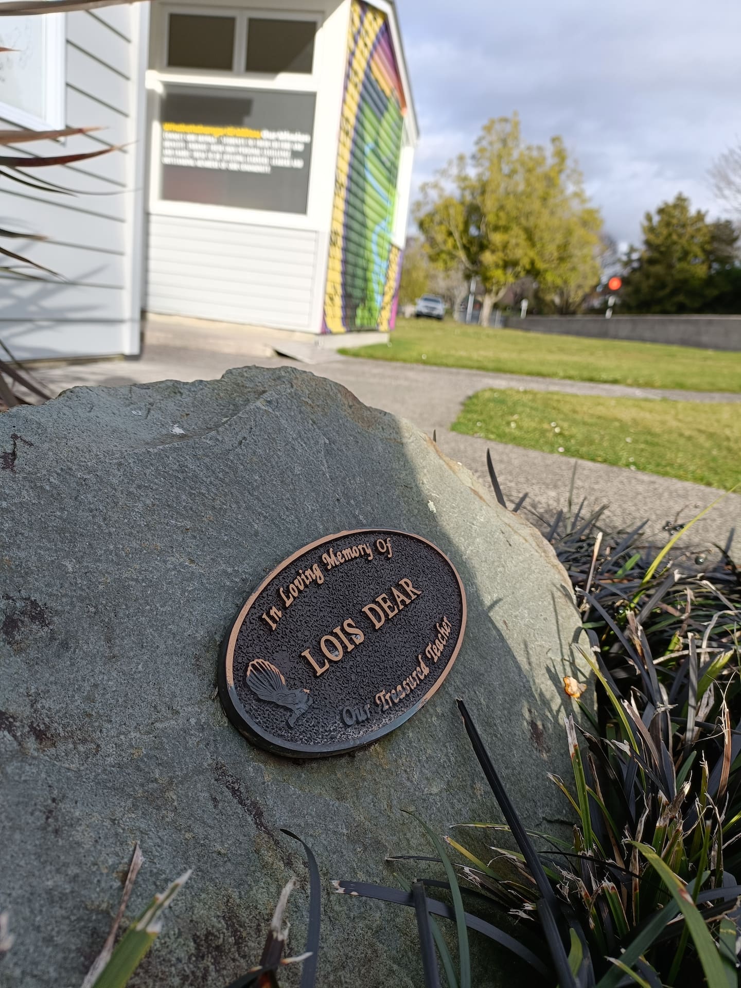 The plaque at Strathmore School in Tokoroa in memory of slain teacher Lois Dear.