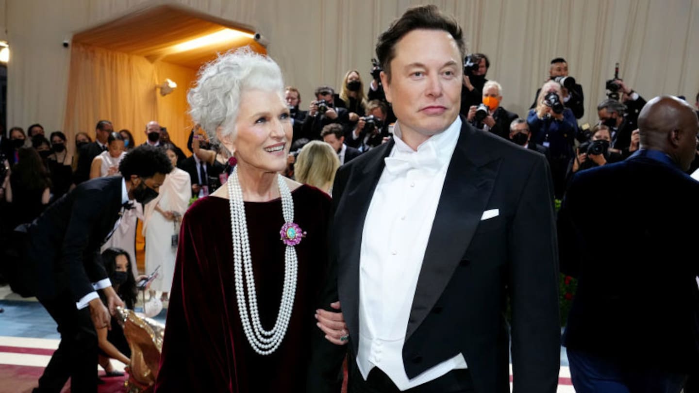 Elon Musk's mother says she sleeps in the garage when visiting him - NZ  Herald