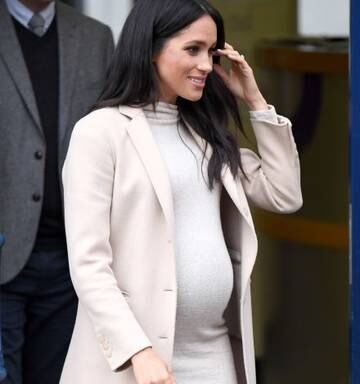 Meghan Markle S Thrifty 50 H M Maternity Dress Breaks Internet