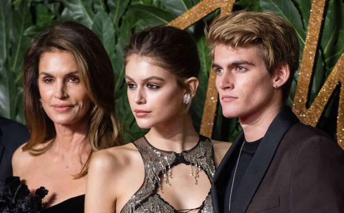 Cindy Crawford S Son Gets Face Tattoo Nz Herald